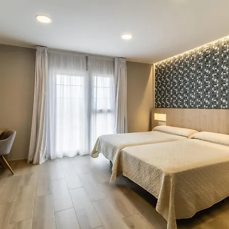 Hotelet Elretiro 坎布里尔斯
