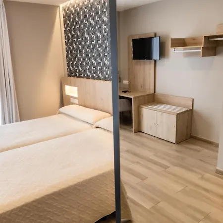 Hotelet Elretiro Otel Cambrils