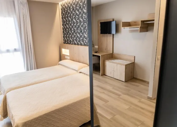 Hotelet Elretiro Otel Cambrils